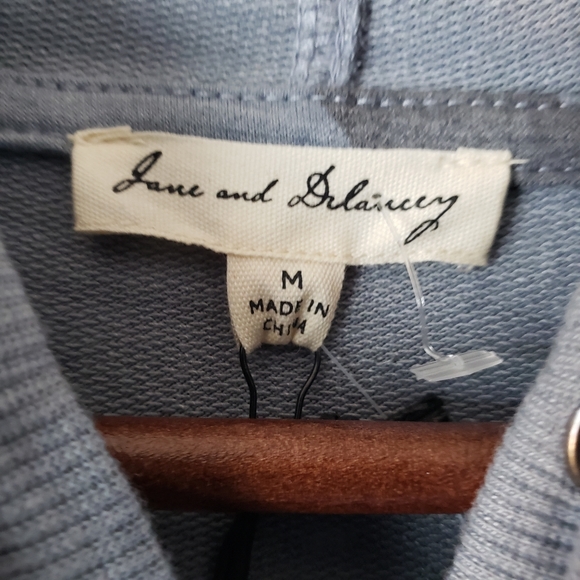 Jane & Delancey camo sweatshirt blueish grayish  M hoodie - Picture 4 of 5